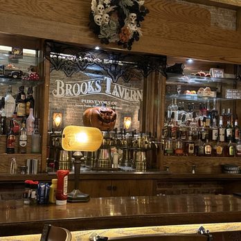 Brooks Tavern - American Near Me - Hendersonville, North Carolina