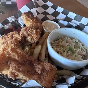 The Pickled Wrinkle - Fresh haddock fish & chips - Pubs Near Me - Birch Harbor, Maine