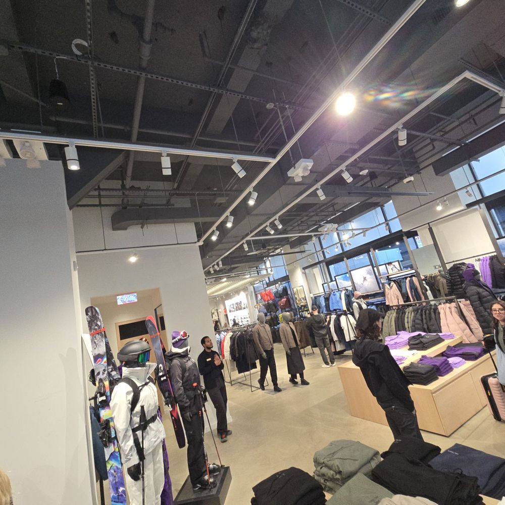 Arc'teryx - Flatiron - Sports Wear Near Me - New York, New York Arc'teryx - Flatiron - Sports Wear Near Me - New York, New York