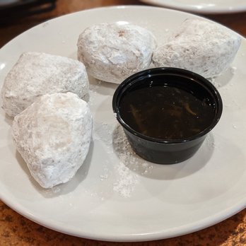 Another Broken Egg Cafe - Beignets - Breakfast & Brunch Near Me - Shreveport, Louisiana