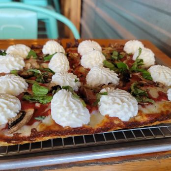 SoDough Square - Ricotta dollops were clouds of yummy complementing the pie - Pizza Near Me - Orlando, Florida