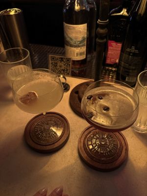 Honeycomb Hi-Fi Listening Bar by null