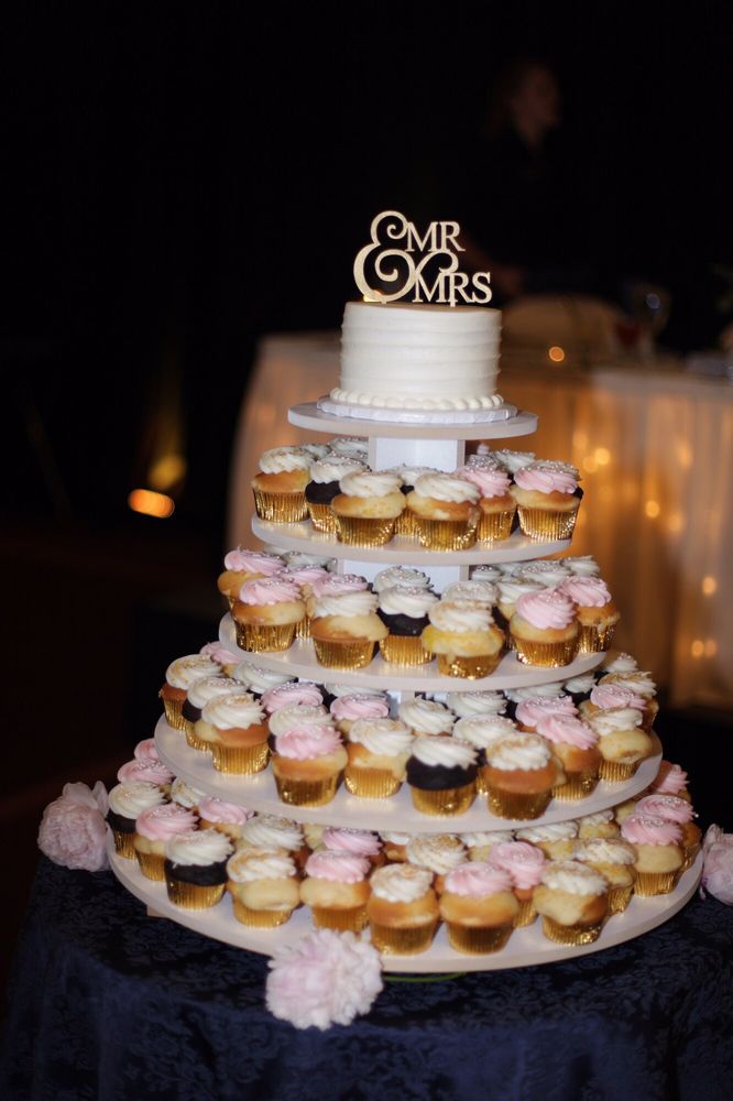 CONNIE’S CAKES 36 Photos & 30 Reviews 1416 Robinson Rd, Grand