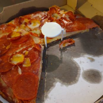 The Riverside Pizzeria - my flat crusts, cheeseburger (?) pizza, cardboard crust and barely any sauce - Pizza Near Me - Roseville, California