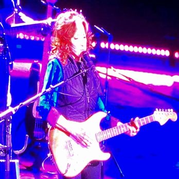 Tanglewood - The amazing Bonnie Raitt at Tanglewood! - 6/18/2022 - Music Venues Near Me - Lenox, Massachusetts