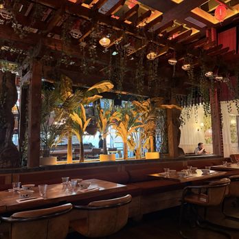 1938 Indochine - Inside - Vietnamese Near Me - Honolulu, Hawaii