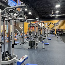Crunch Fitness - Acworth