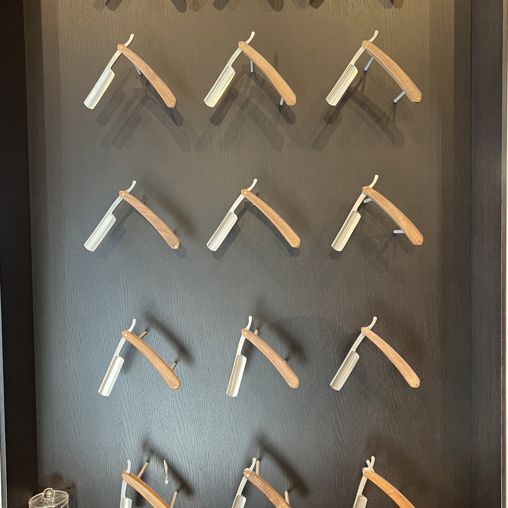 Walls of straight razor. Walls of straight razor.