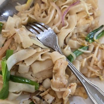 Nomad Asian Bistro - Chicken Chow Fun - Chinese Near Me - Long Beach, California Nomad Asian Bistro - Chicken Chow Fun - Chinese Near Me - Long Beach, California