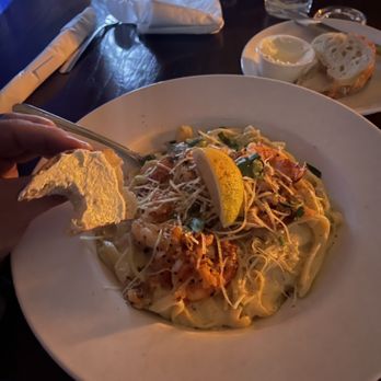 Garlini's Napoletana - Wow!!!! Absolutely amazing seafood fettuccine. - Italian Near Me - Wenatchee, Washington Garlini's Napoletana - Wow!!!! Absolutely amazing seafood fettuccine. - Italian Near Me - Wenatchee, Washington