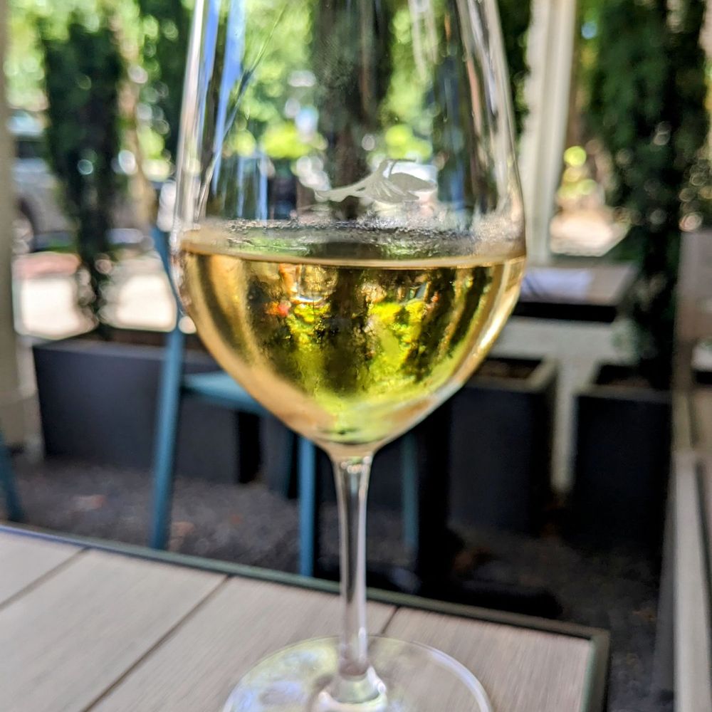 Valley Commons - Pinot Gris 2021 - Bistros Near Me - Langley Township, British Columbia Valley Commons - Pinot Gris 2021 - Bistros Near Me - Langley Township, British Columbia