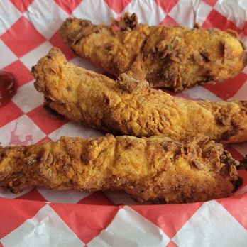 Broken Hearts Burger - Fried chicken tenders - Burgers Near Me - Fairlee, Vermont