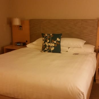 Hyatt Regency Long Beach - Bed looks comfy - Hotels Near Me - Long Beach, California Hyatt Regency Long Beach - Bed looks comfy - Hotels Near Me - Long Beach, California