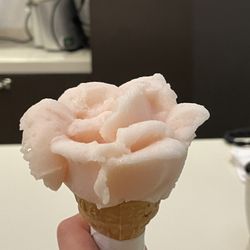 Gelateria K2 - Pink grapefruit gelato