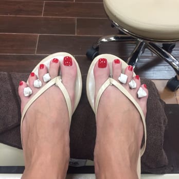 Harmony Nails & Spa - One of the most relaxing pedi's I've had! - Nail Salons Near Me - St Petersburg, Florida