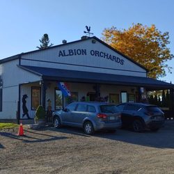 Albion Orchards & Country Market - Store