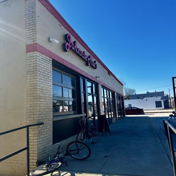 Johnnie Mae's - Southern Near Me - Memphis, Tennessee