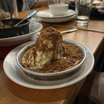 BJ's Restaurant & Brewhouse - Biscoff Pizookie - Pizza Near Me - Folsom, California