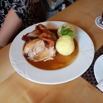 Quetschn - Spanferkelbraten - Bavarian Near Me - Regensburg, BY
