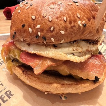 Gordon Ramsay Burger - Farmhouse Burger* cooked medium - Salad Near Me - Chicago, Illinois
