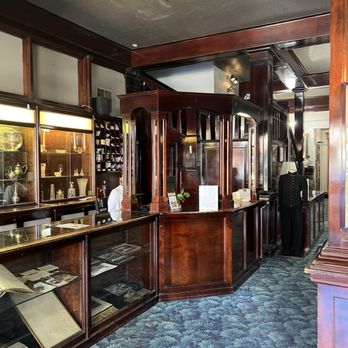 Historic Cary House Hotel - Front desk - Hotels Near Me - Placerville, California