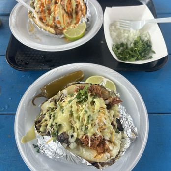 El Calentano - Baled potato with fajita and birria - Food Trucks Near Me - San Marcos, Texas El Calentano - Baled potato with fajita and birria - Food Trucks Near Me - San Marcos, Texas