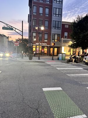 Mamoun's Falafel by null