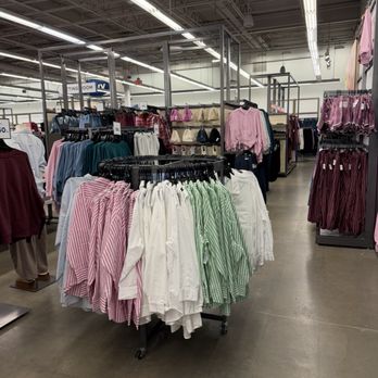 Old Navy - Men's Clothing Near Me - Hingham, Massachusetts