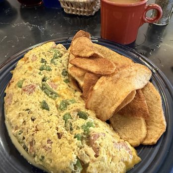 Ida Red's Cottage - Denver scramble with potatoes - Breakfast & Brunch Near Me - Saugatuck, Michigan Ida Red's Cottage - Denver scramble with potatoes - Breakfast & Brunch Near Me - Saugatuck, Michigan
