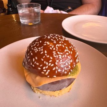 The Whaling Bar - Hamburger dessert - Cocktail Bars Near Me - La Jolla, California