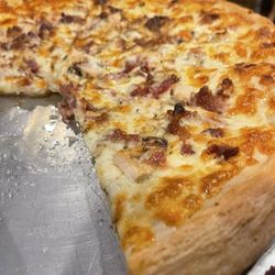 Carson's Pizzeria & Bar - Couldn't even get a picture before the pizza was flying off the plate.