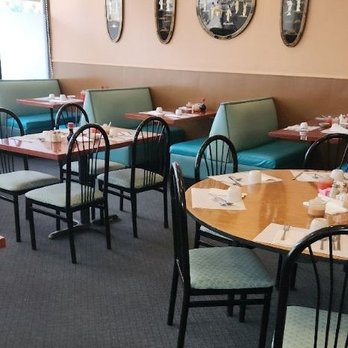 Beijing Palace - Small dining room, but very clean! - Chinese Near Me - Delray Beach, Florida