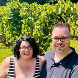 Pocono Daytripper - Rows and rows of grapes!