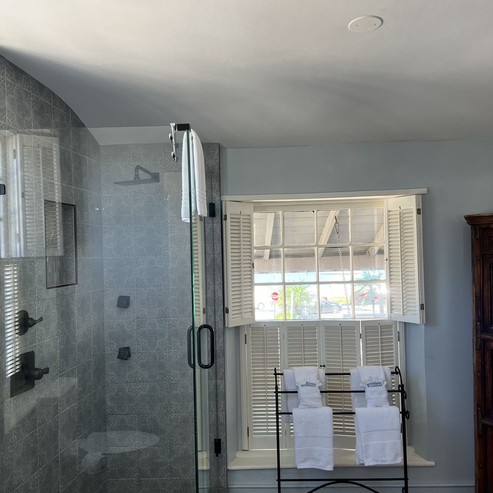 Bayfront Marin House - Bathroom of course - Hotels Near Me - Saint Augustine, Florida