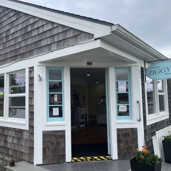 Ziggy’s Sweets and Treats - Building - Ice Cream & Frozen Yogurt Near Me - Gearhart, Oregon Ziggy’s Sweets and Treats - Building - Ice Cream & Frozen Yogurt Near Me - Gearhart, Oregon