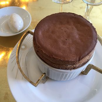 Ore - Ducasse au Château de Versailles - Chocolate souffle - French Near Me - Versailles, 78 Ore - Ducasse au Château de Versailles - Chocolate souffle - French Near Me - Versailles, 78