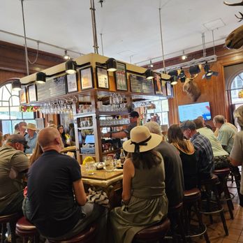 Cheers - American Near Me - Boston, Massachusetts