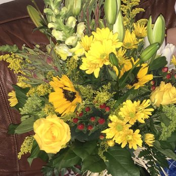 Boise At Its Best - Yellow Arrangement-"Really Like Them" - Florists Near Me - Boise, Idaho Boise At Its Best - Yellow Arrangement-"Really Like Them" - Florists Near Me - Boise, Idaho