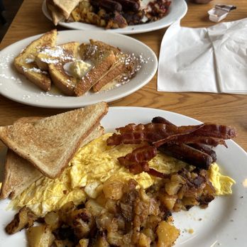 The Peabody Diner - Full French Toast, Top plate- Big Plate Breakfast came wit the french toast - Breakfast & Brunch Near Me - Peabody, Massachusetts The Peabody Diner - Full French Toast, Top plate- Big Plate Breakfast came wit the french toast - Breakfast & Brunch Near Me - Peabody, Massachusetts