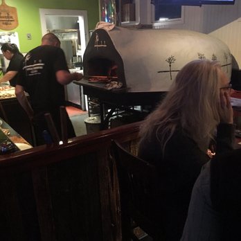 Rock Harbor Grill - Pizza! - Gastropubs Near Me - Orleans, Massachusetts