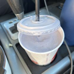 The Pit Stop - Real fruit shake (huckleberry)