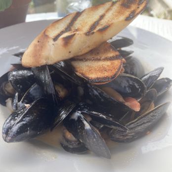 Geoffrey's Malibu - Sautéed Sauted Maine Mussels - Seafood Near Me - Malibu, California