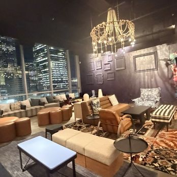 Moxy Charlotte Downtown - Indoor Decor - Hotels Near Me - Charlotte, North Carolina