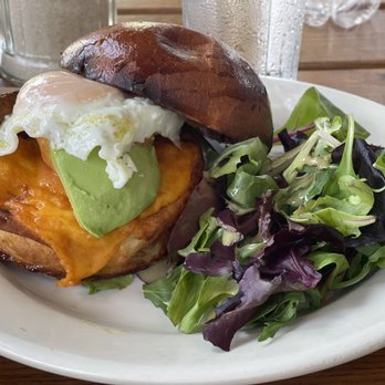 Le Pain Quotidien - Egg Cheddar Avo Breakfast Sandwich - Cafes Near Me - Miami, Florida Le Pain Quotidien - Egg Cheddar Avo Breakfast Sandwich - Cafes Near Me - Miami, Florida