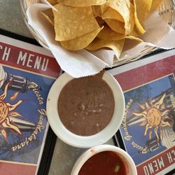 Chips with beans and salsa