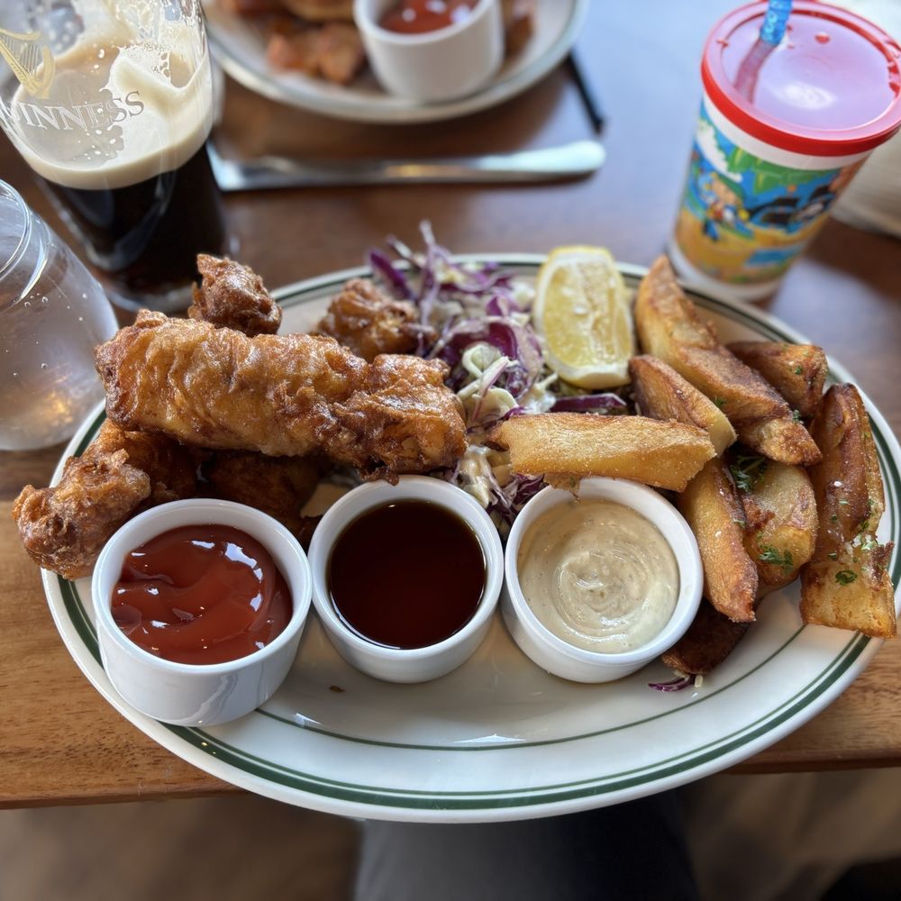 Gibson's Irish Pub - Fish and chips - Irish Pub Near Me - Walnut Creek, California Gibson's Irish Pub - Fish and chips - Irish Pub Near Me - Walnut Creek, California