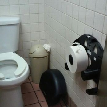 Skooner's Grill & Bar - Sports Bars Near Me - Lubbock, Texas