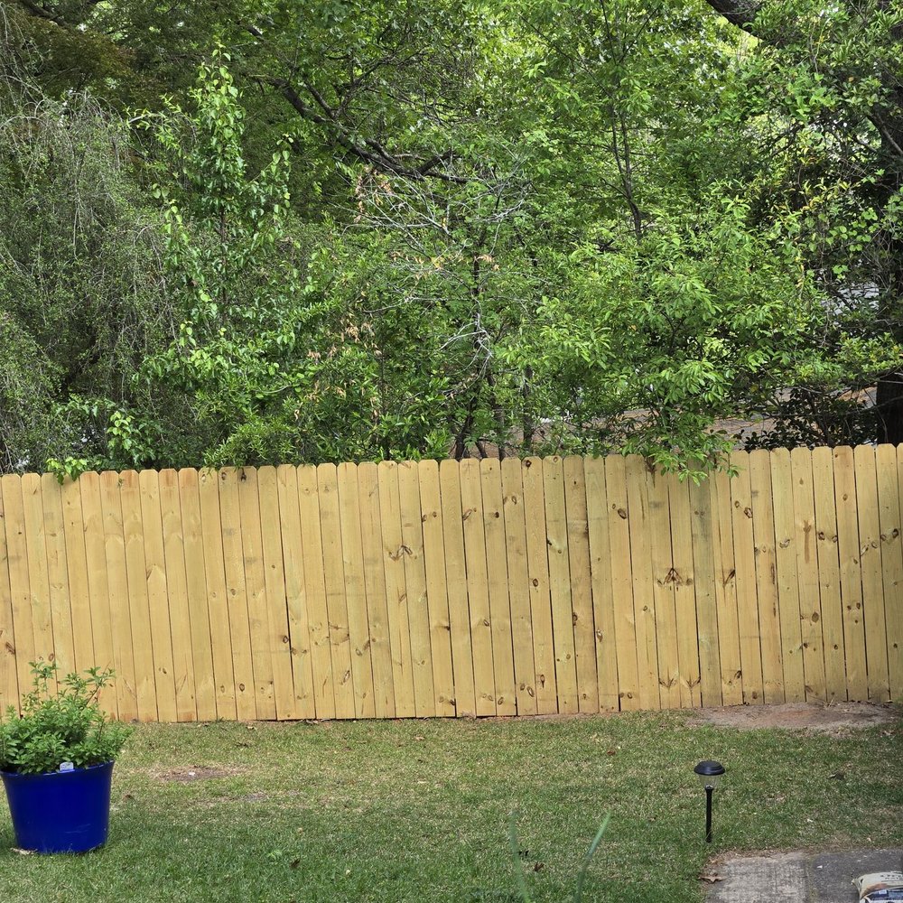 Cantus Concrete Construction - This is the completed look of the privacy fencing. - Roofing Near Me Cantus Concrete Construction - This is the completed look of the privacy fencing. - Roofing Near Me