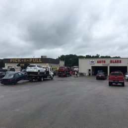 Exterior outside entrance of Star Auto Glass - Located by Pick-n-Pull salvage yard. Check if used auto glass is available at Pick-n-Pull for installation at Star Auto Glass. - St. Louis, Missouri Exterior outside entrance of Star Auto Glass - Located by Pick-n-Pull salvage yard. Check if used auto glass is available at Pick-n-Pull for installation at Star Auto Glass. - St. Louis, Missouri