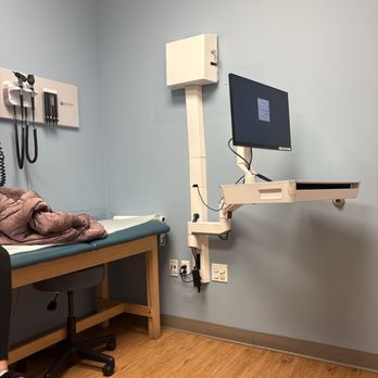 PhysicianOne Urgent Care - Room - Urgent Care Near Me - Waterbury, Connecticut PhysicianOne Urgent Care - Room - Urgent Care Near Me - Waterbury, Connecticut